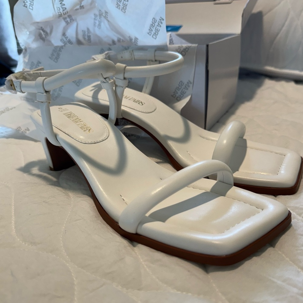 NWT Dream Pairs White Strappy Heels